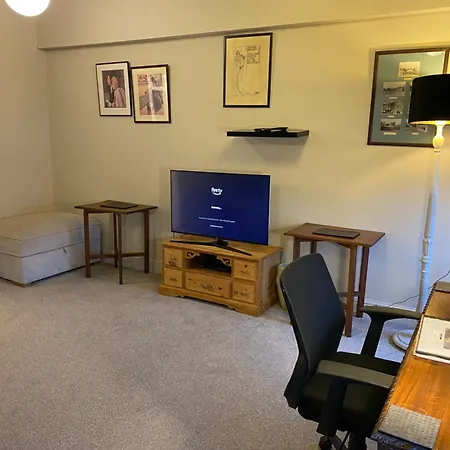 Kezbah 1, 22 The Square Centre Of Village *