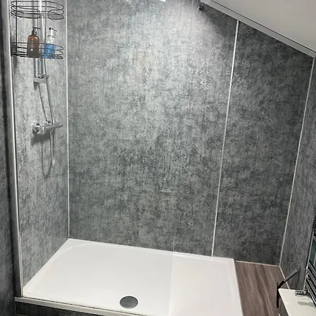 Appartement Kezbah 1, 22 The Square Centre Of Village Dalston