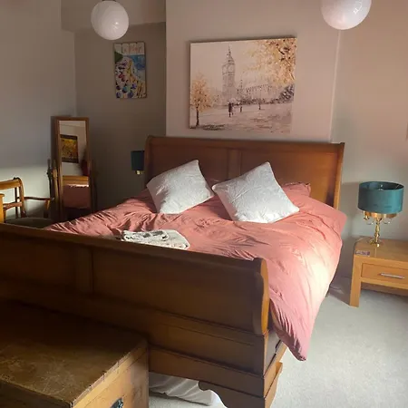 Kezbah 1, 22 The Square Centre Of Village Apartment Dalston