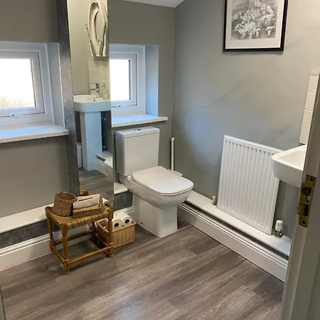 Apartment Kezbah 1, 22 The Square Centre Of Village Dalston